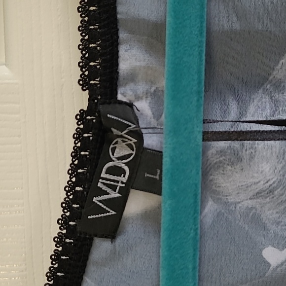 Dress. - Picture 2 of 3